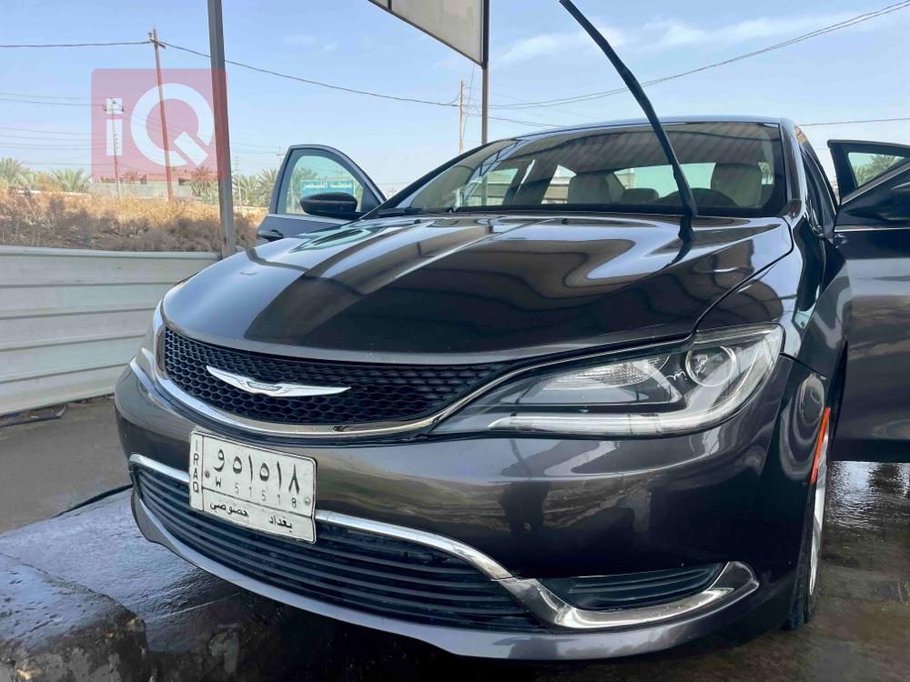Chrysler 200